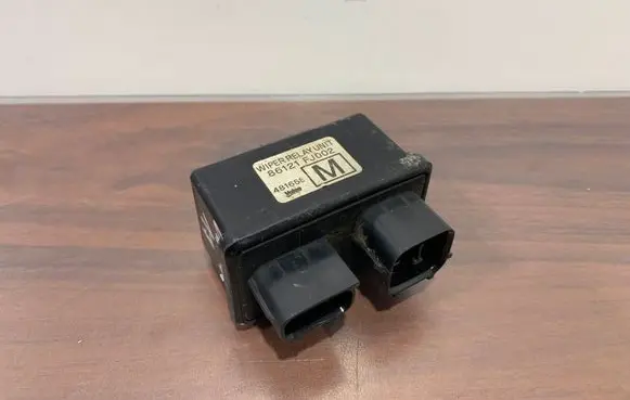 Subaru Outback (BS) Window wiper relay 86121FJ002