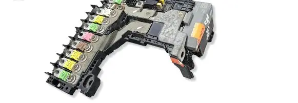 Peugeot 508 Fuse module 9665878080