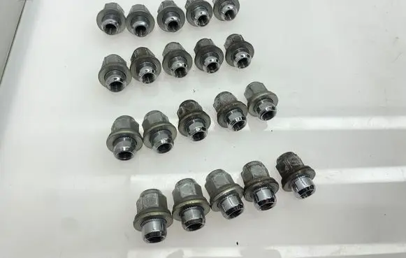 Nuts/bolts