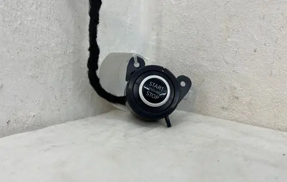 Nissan Qashqai J12 Engine start stop button switch 969ZP6UI