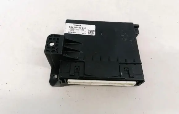 Toyota Avensis T270 Other control units/modules 8865005251 88650-05251