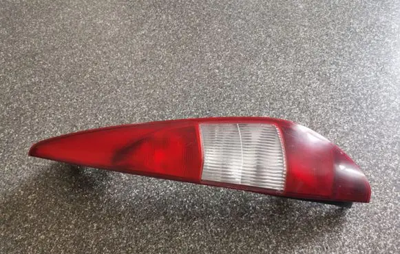 Ford Mondeo Mk III Rear/tail lights
