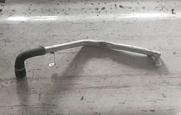 Volkswagen Touareg II Engine coolant pipe/hose 7P0121070AF