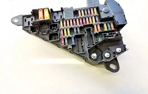 BMW 5 E60 E61 Fuse box set 690658808 6906588