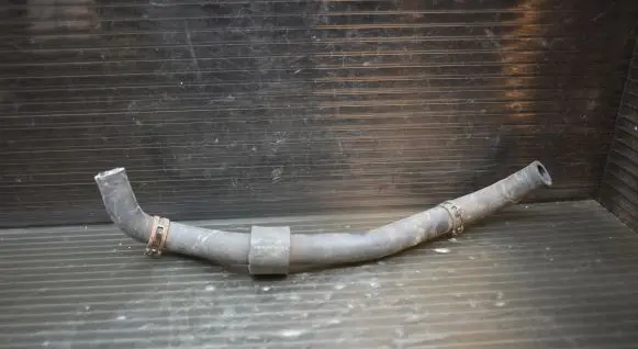 Volkswagen Golf V Engine coolant pipe/hose