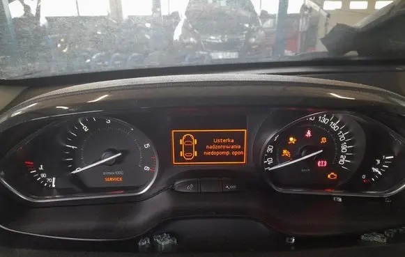 Peugeot 208 I Speedometer (instrument cluster) 9814696580
