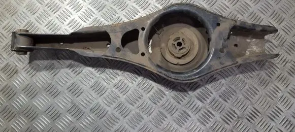 Volkswagen Jetta V Rear upper control arm/wishbone 1k0505371