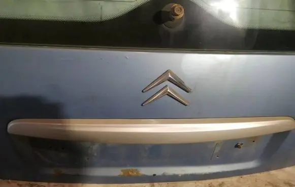 Citroen C3 Trunk door license plate light bar 