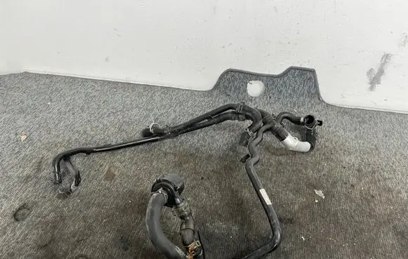 Volkswagen Golf VII Engine coolant pipe/hose 04L121065CR