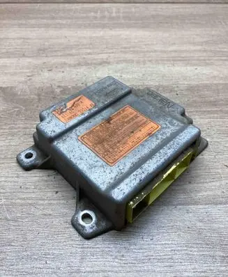 Mazda 323 Airbag control unit/module 3321448 8E21AS