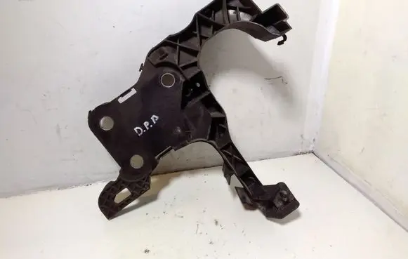 Renault Scenic II - Grand scenic II Front bumper mounting bracket 8200137496