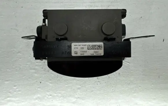 Audi Q8 Distronic sensor radar 110500 4M0907639D 4M0907671