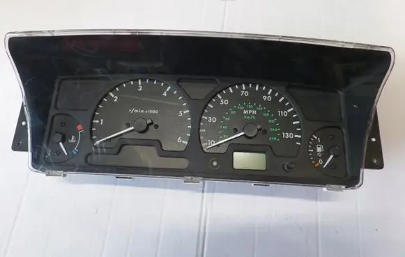 Land Rover Discovery 3 - LR3 Speedometer (instrument cluster) YAC114011TD5