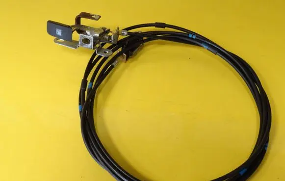 Mazda 5 Fuel cap flap release cable 