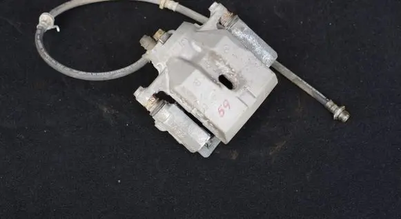 Lexus CT 200H Front brake caliper