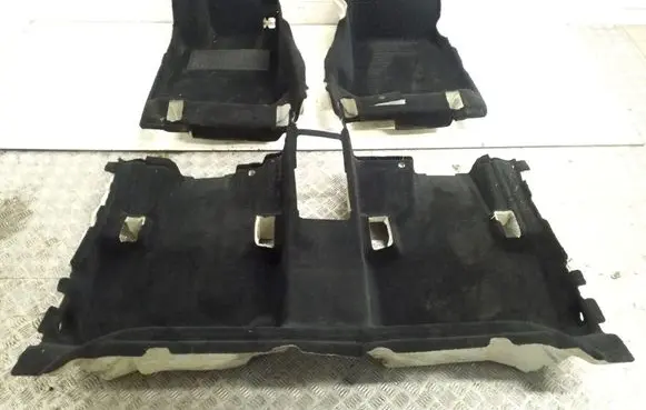 Mercedes-Benz EQC Interior carpet 