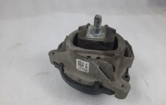 BMW 1 F20 F21 Engine mount bracket 6787658