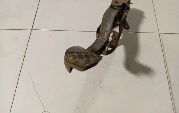 Volkswagen Transporter - Caravelle T5 Clutch pedal 7H1721059k