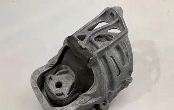 Audi A8 S8 D5 Engine mount vacuum valve 4M0199255BL