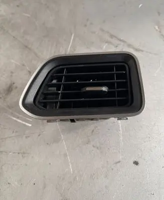 Renault Master III Dashboard air vent grill cover trim 687517173R