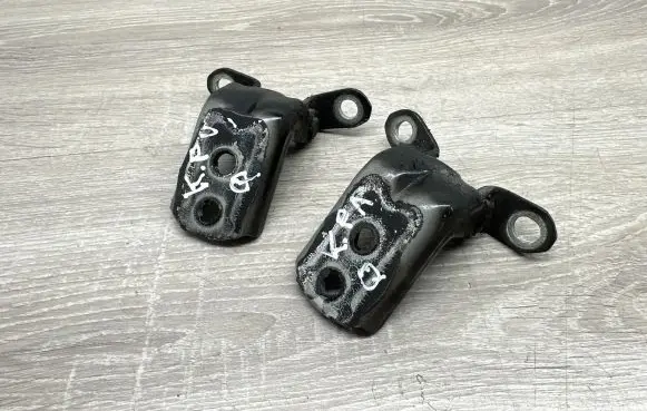Front door hinge set
