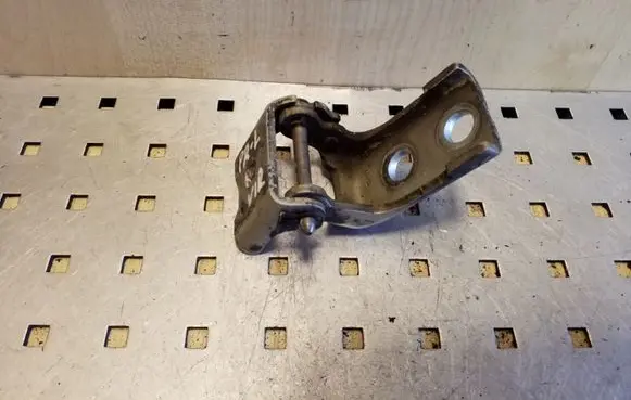 Peugeot 5008 Front door upper hinge