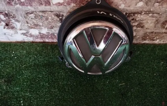 Volkswagen Golf VI Tailgate trunk handle 