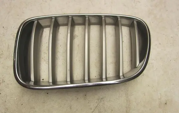 BMW X3 F25 Front bumper upper radiator grill 51117210725