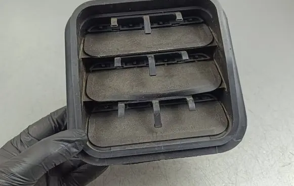 SsangYong Korando Quarter panel pressure vent 
