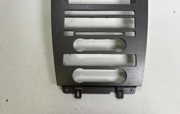 Ford Mustang V Radio/GPS head unit trim 6304302AB
