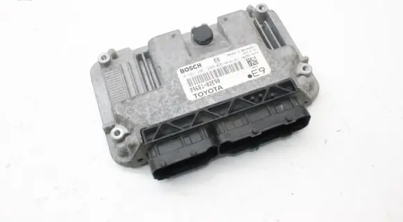 Toyota Auris 150 Engine control unit/module 8966102E90