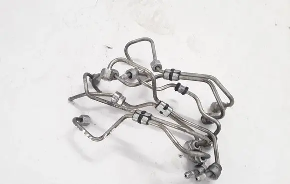Volvo S60 Fuel injector supply line/pipe 