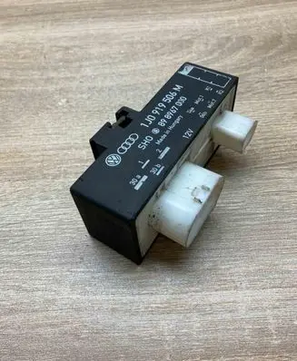 Volkswagen Polo V 6R Glow plug pre-heat relay 1J0919506M 898967000