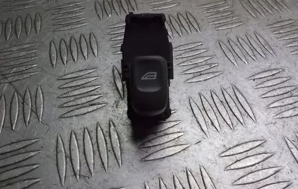 Volvo S60 Quarter vent window switch 9472275