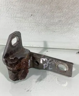 Ford Mondeo MK IV Front door upper hinge