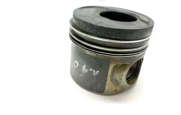 Volkswagen PASSAT B5 Piston 24R1