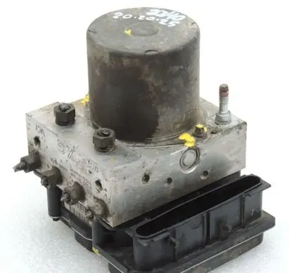 Toyota Avensis T270 ABS Pump 4405005230