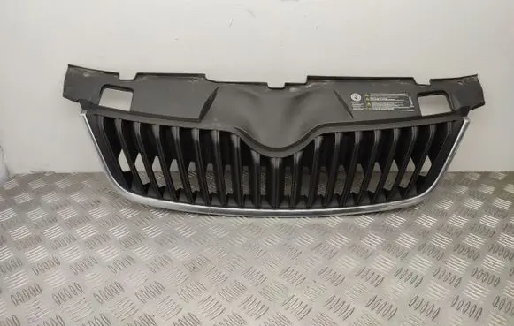 Skoda Fabia Mk2 (5J) Front bumper upper radiator grill 5J0853668C