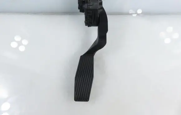 Opel Zafira A Accelerator throttle pedal 6PV00811400 9202341BT