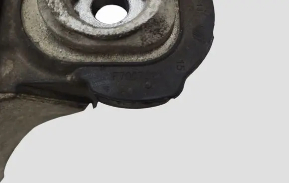 Volvo V60 Engine mounting bracket F7007021 F7007160