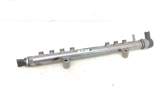 Volvo V60 Fuel main line pipe 30777759 0445215025 010958L2
