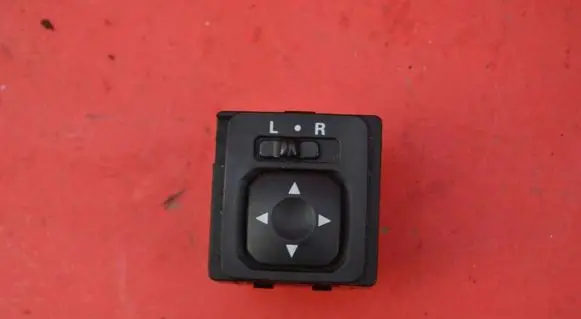 Mitsubishi Lancer VIII Mirror heating switch 183569