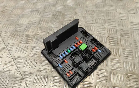 Citroen DS5 Fuse module 284B7BB04A