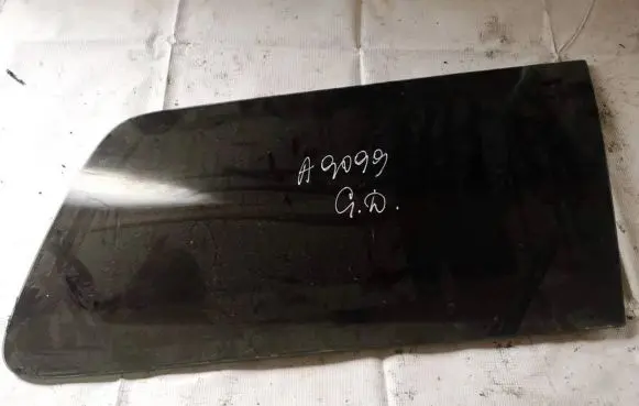 Ford Mondeo Mk III Rear side window