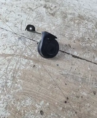 Volkswagen PASSAT B6 Horn signal A28657625