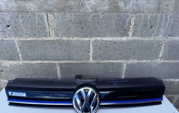 Volkswagen Golf VII Front grill 5G0853653T