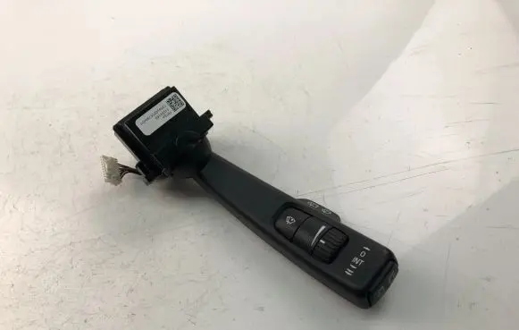 Volvo V70 Indicator stalk 31264169