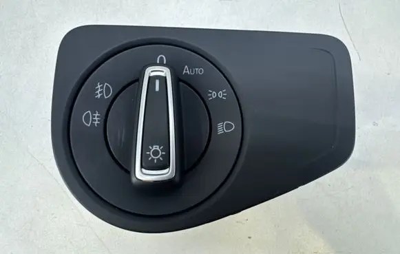 Volkswagen Golf VII Light switch 5G1858341