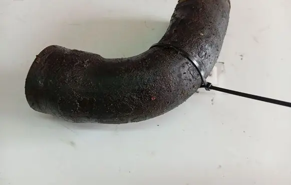 Volkswagen PASSAT B5 Intercooler hose/pipe 