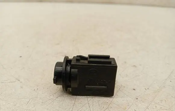 BMW 3 E90 E91 Air quality sensor 9136607